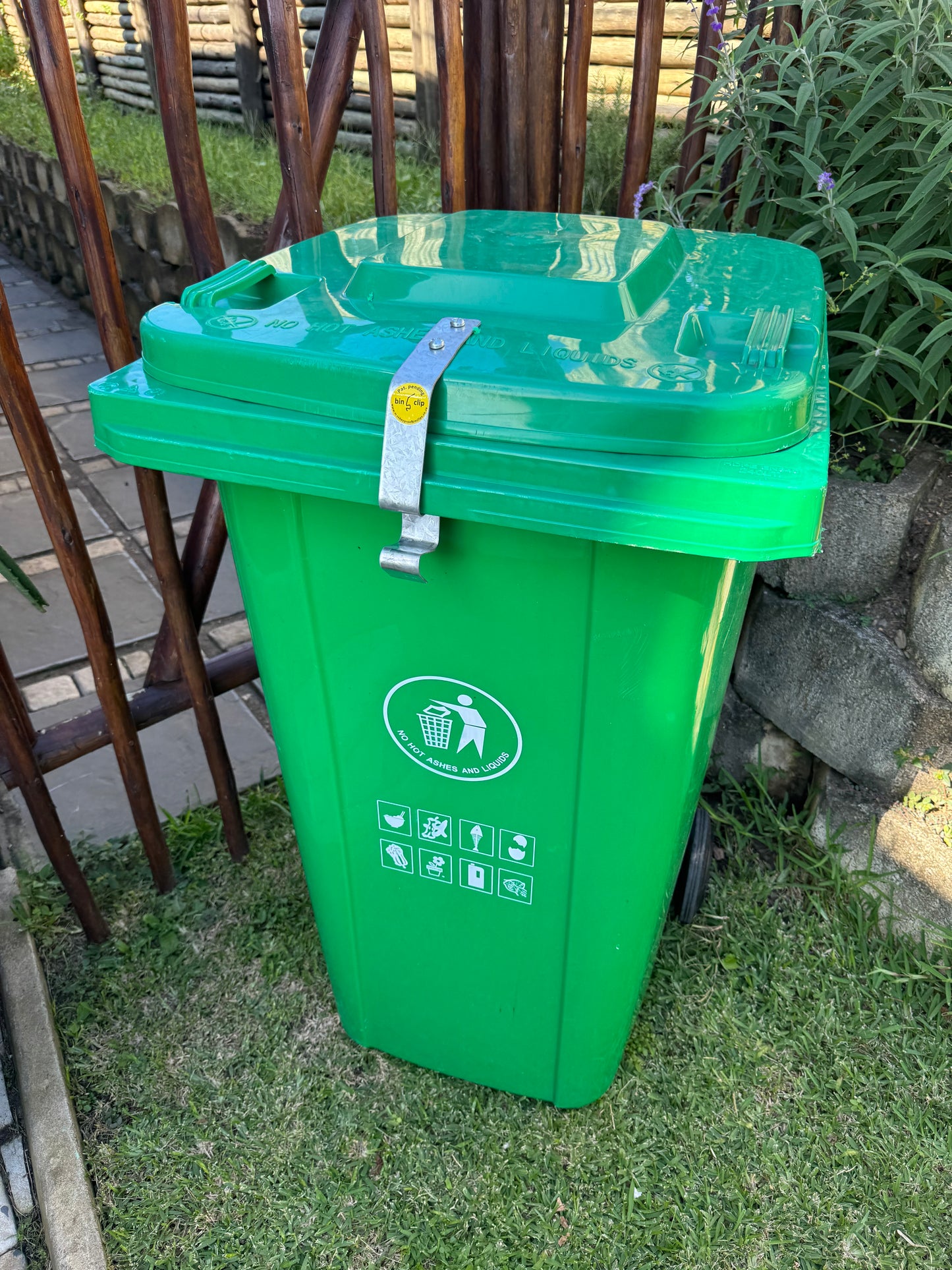 Monkey Proof Bin Clip