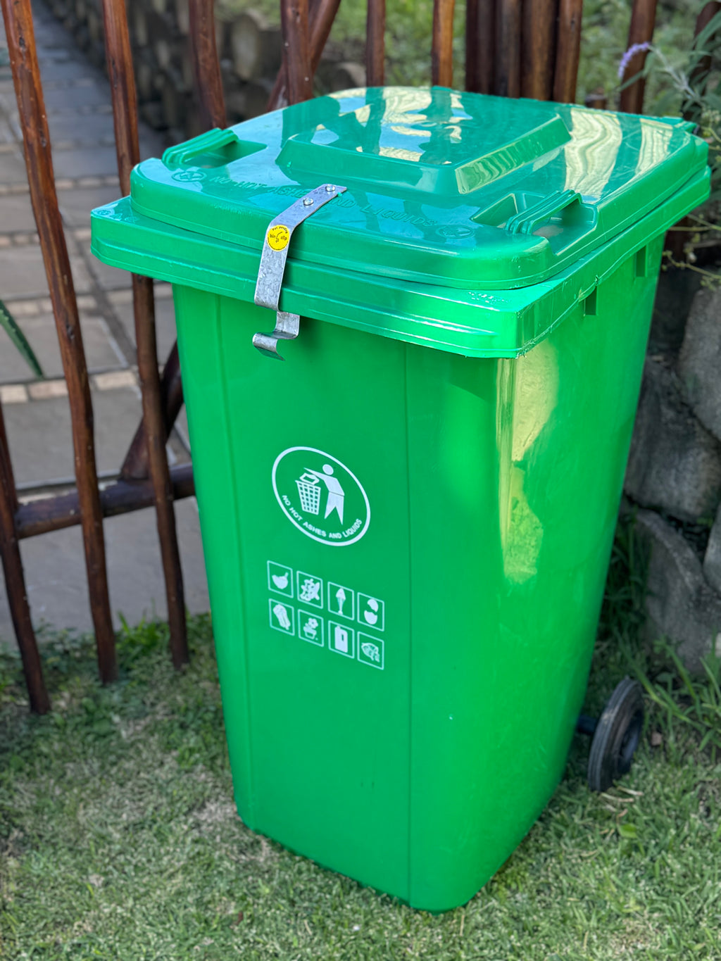 Monkey Proof Bin Clip